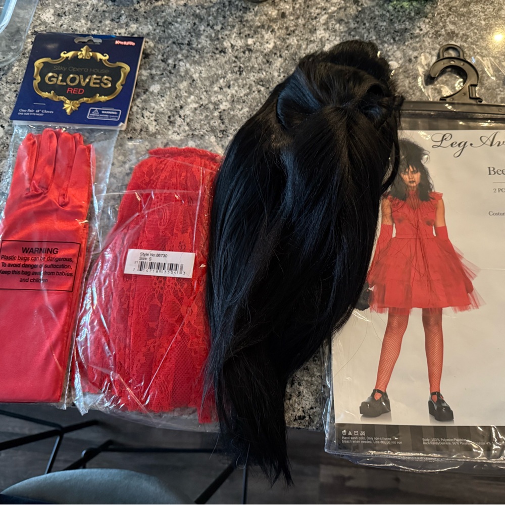 Beetlejuice Bride Costume + Wig, + Gloves +  Veil ♥️. All BRAND New! Size Small